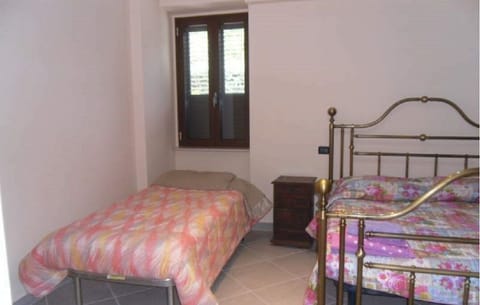 4 bedrooms, desk, iron/ironing board, free WiFi