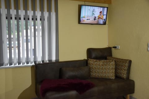 Smart TV, stereo, offices