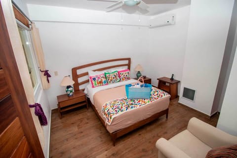 secondary bedroom with queen size bed