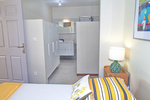 6 bedrooms, in-room safe, iron/ironing board, WiFi