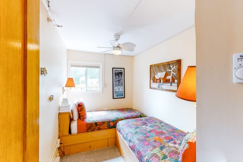 3 bedrooms, memory foam beds, iron/ironing board, WiFi