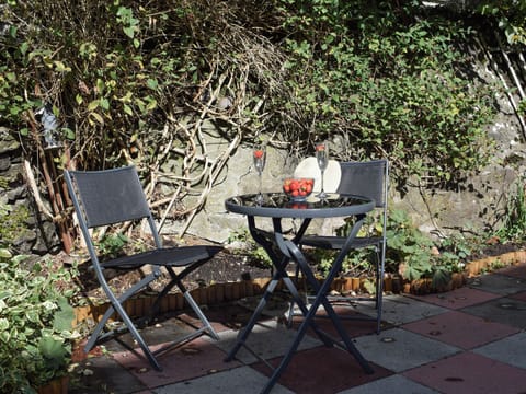 Sitting out area | Tigh Craggan - Tigh Craggan Cottages, Weem, near Aberfeldy