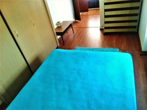 4 bedrooms, iron/ironing board, bed sheets