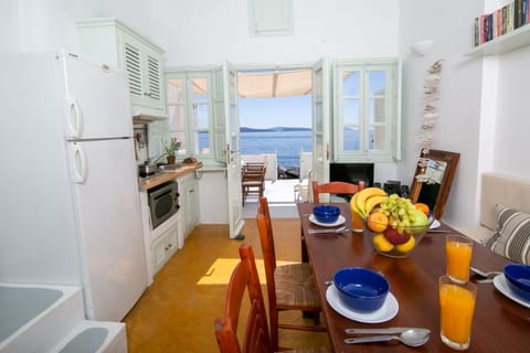Kitchenette and dining area