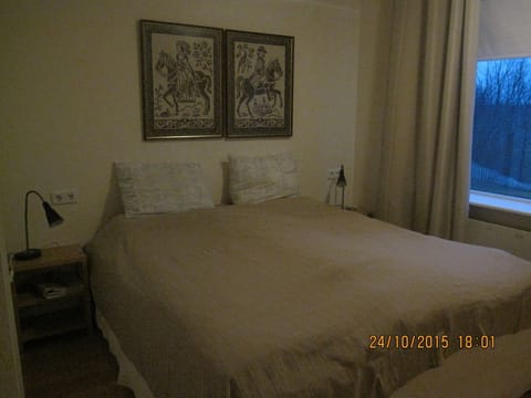 4 bedrooms, cribs/infant beds, free WiFi, bed sheets