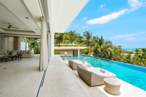 Outdoor pool, an infinity pool