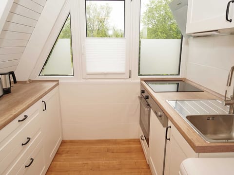 Fridge, oven, dishwasher, highchair