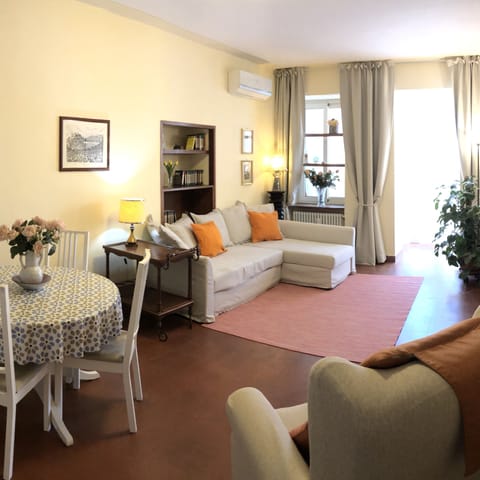 Living room - detail