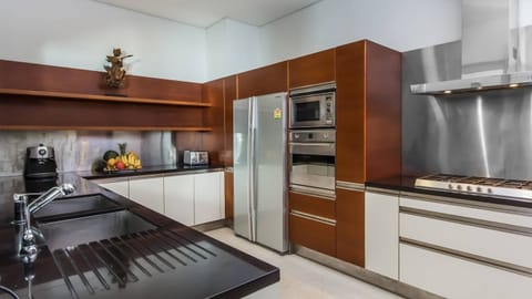 4 Bedroom Ocean view Villa in Surin 4235