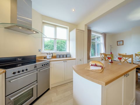 Kitchen/diner | Renchers Farmhouse, Crossway Green, near Stourport-on-Severn