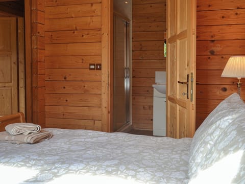 Double bedroom | West Middlewick Farm - Churn - West Middlewick Farm , Nomansland, near Tiverton