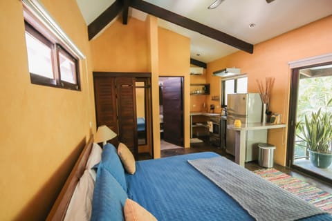 3 bedrooms, in-room safe, desk, travel crib