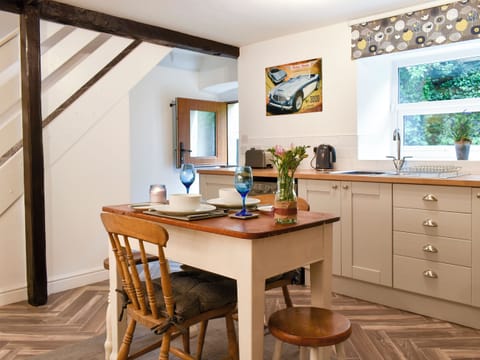 Kitchen/diner | Beckside Cottage, Silsden