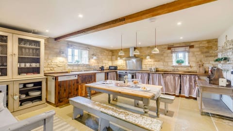High Barn & Little Barn Dining - StayCotswold