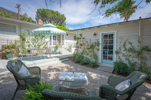 Sunny Southern California home- fully renovated!! Shabby chic beachy feel 
