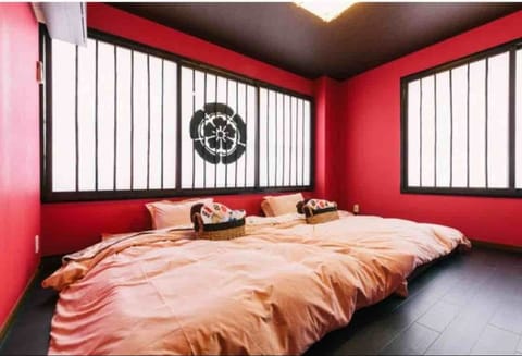 Samurai House Available on 8 guest
