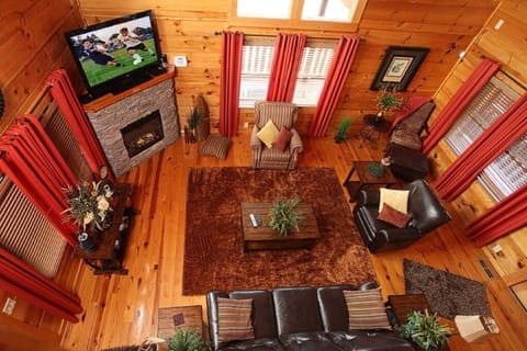 Warm Gas Fireplace, comfortable Lazyboy recliners, big screen TV!!
