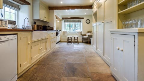 Kitchen, Holly Cottage, Bolthole Retreats