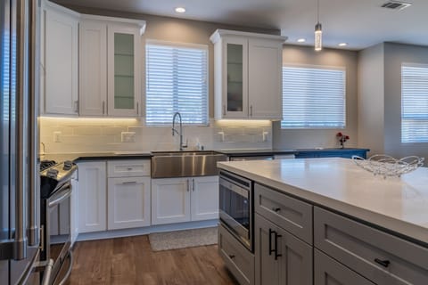 Super Clean and Modern Decor, top notch!