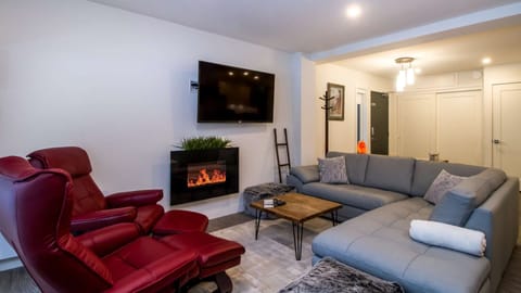 Living area | TV, fireplace