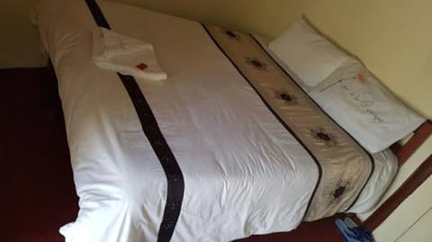 8 bedrooms, in-room safe, WiFi, bed sheets