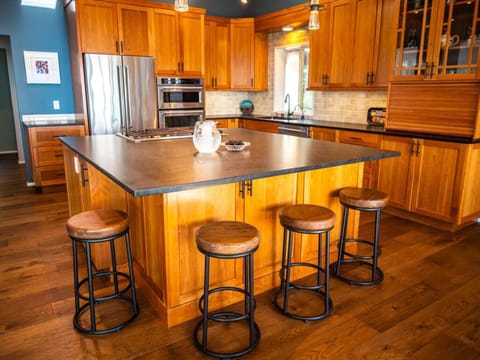 Kitchen, bar stool seating.