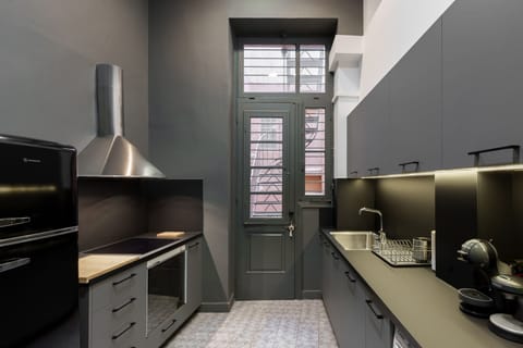 Fully equipped kitchen