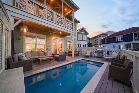 Don't Worry Beach Happy - Miramar Beach - Back Exterior & Private Pool