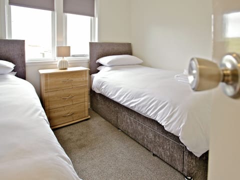 Comfy twin bedroom | Rockworks Chalets No. 6 - Rockworks Chalets, Holm, near Kirkwall