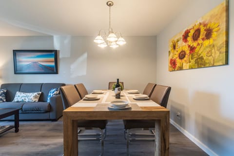 Living room with a dinning area