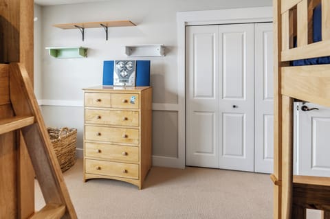 Bunkroom dresser
