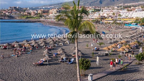 Beach nearby, sun loungers, beach towels