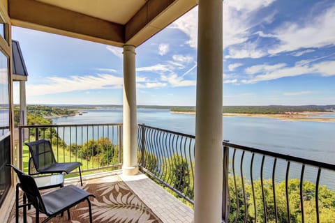 MASTER PATIO WITH 180 DEGREE LAKEVIEW