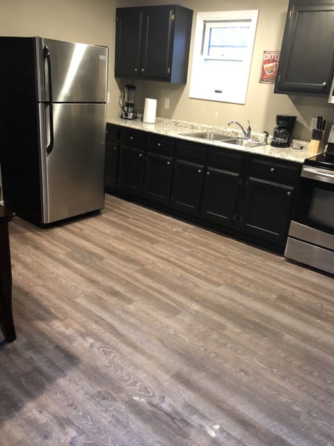 Modern fully stocked  kitchen 