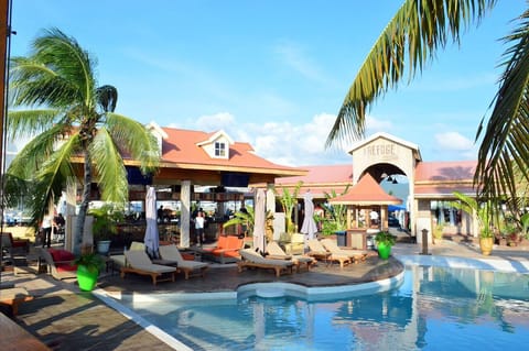 Outdoor pool, an infinity pool