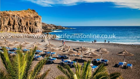 Beach nearby, sun loungers, beach towels