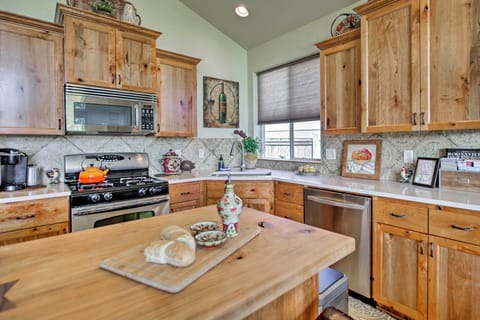 Kitchen | Blender | Coffee Maker | Spices