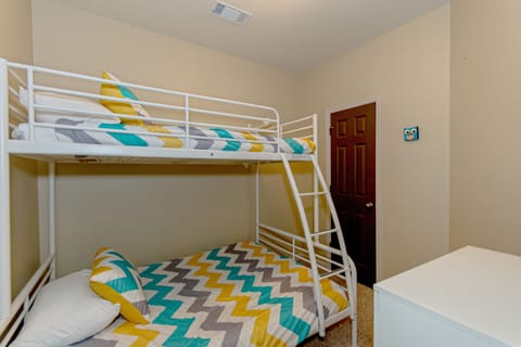 4 bedrooms, iron/ironing board, travel crib, free WiFi