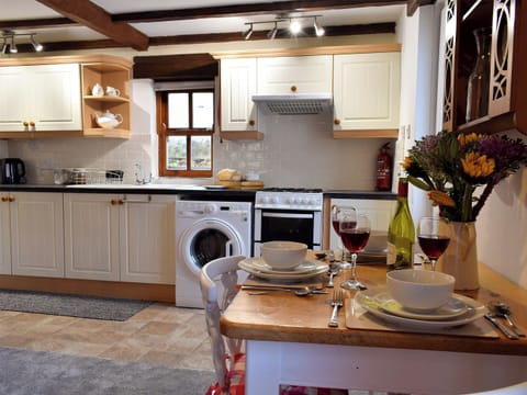 Kitchen and dining area | Mallard’s Nest, Skipton
