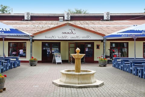 Immediate Surroundings [summer] (&lt;1 km)