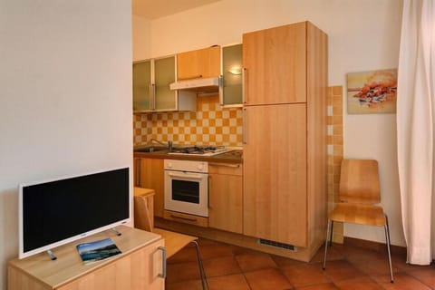 Fridge, oven, stovetop, highchair