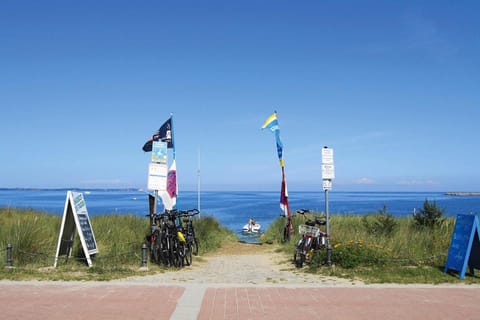 Surroundings [summer] (1-5 km)