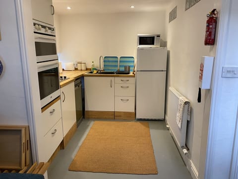 Well-equipped kitchen, with fridge-freezer, microwave and dishwasher