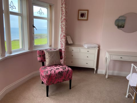 King size bedroom with ever changing views