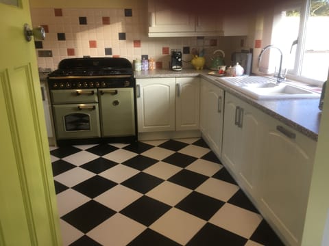 Modern kitchen with Deluxe Range Cooker