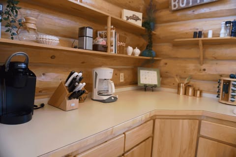 SWP Miles Behind cabin kitchen counters
