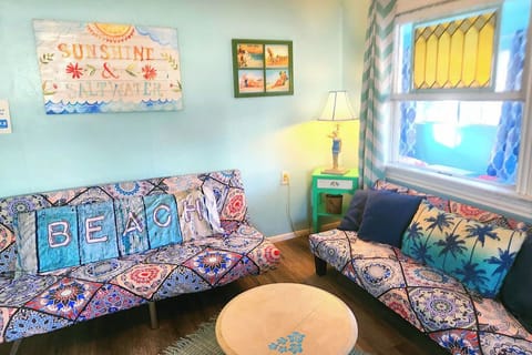 LARGE Living Room with 3 futons