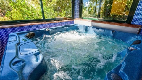 Indoor spa tub