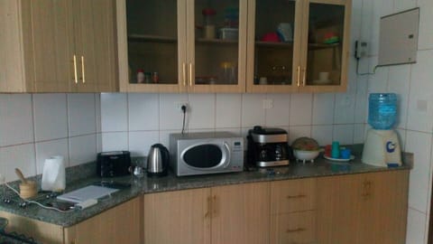 Fridge, coffee/tea maker, toaster