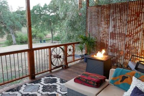 Porch View (gas fireplace) Also a gas grill outside now not pictured